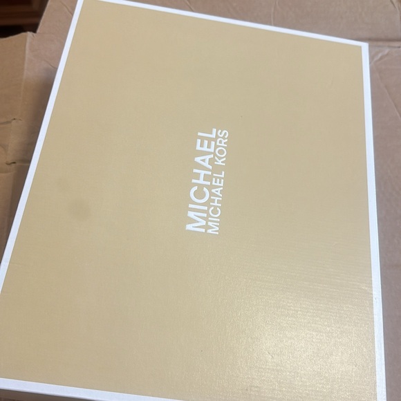 Michale Kors Sandal - Picture 11 of 12